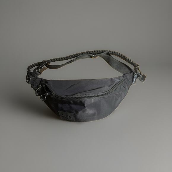 BEIS Handbags - BEIS x Revolve Black Nylon Waist Pack 2 Zipper Pockets Adjustable Strap